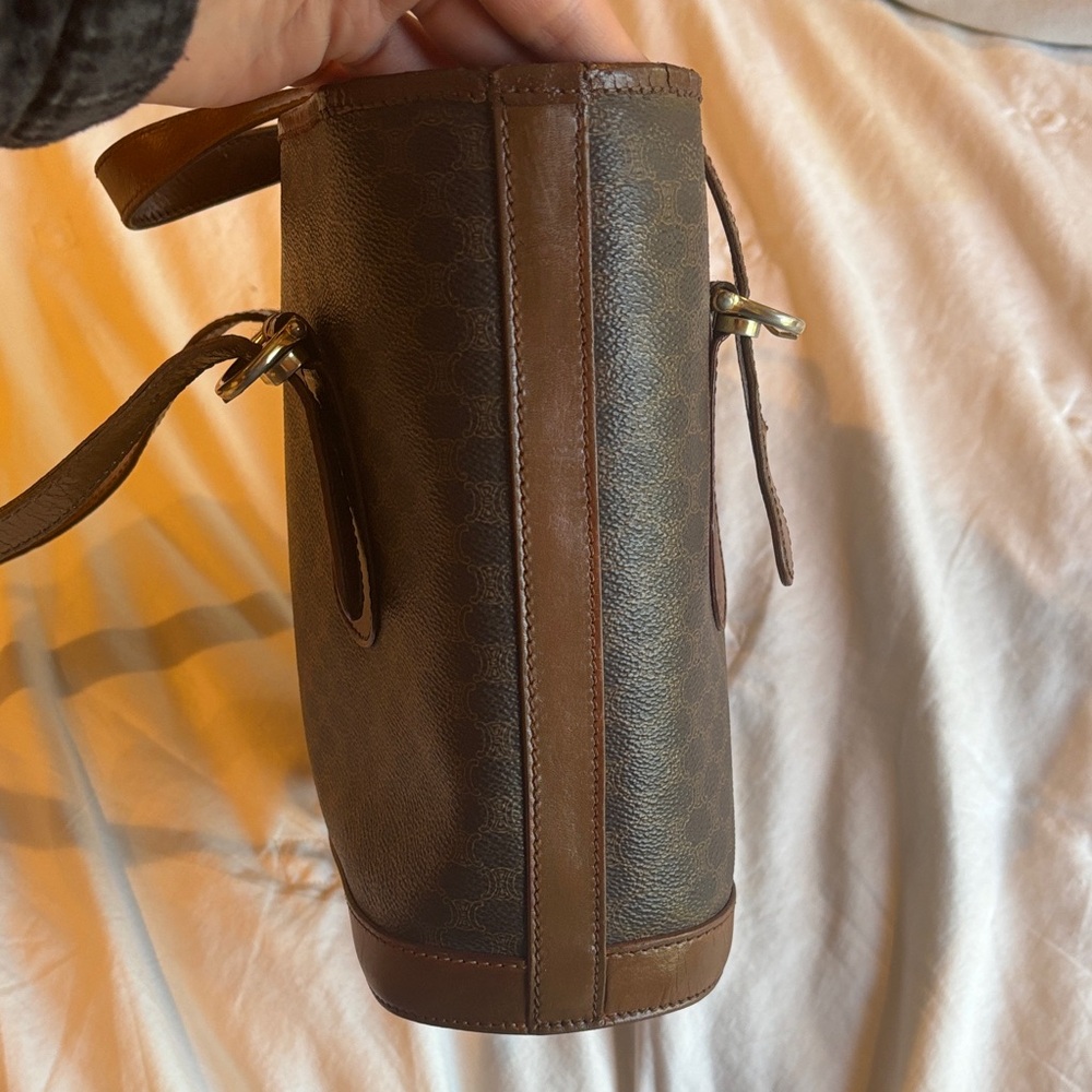 Celine Vintage Macadam Bucket Bag
Leather Brown Gold - Picture 7 of 16